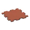 Sports flooring tile 1.8 cm von WARCO im Farbdesign Bright Red-Orange mit den Abmessungen 500 x 500 x 18 mm. Produktfoto von Artikel 6218 in der Aufsicht von schräg vorne.