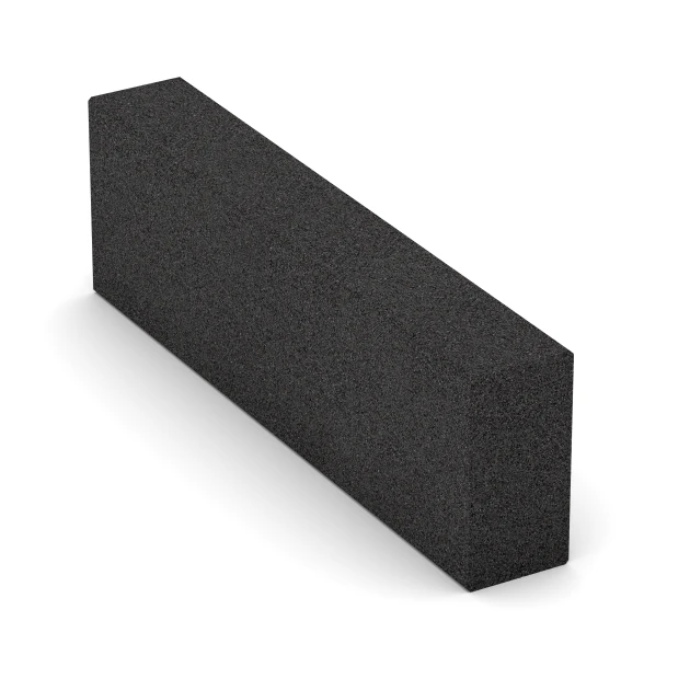 Rubber granulate block step von WARCO im Farbdesign Anthracite mit den Abmessungen 100 x 30 x 15 cm. Produktfoto von Artikel 7028 in der Aufsicht von schräg vorne.