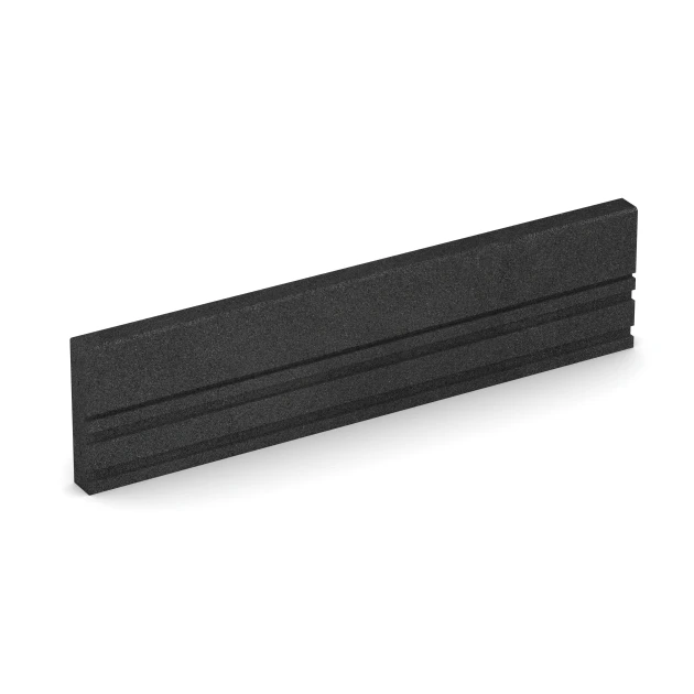 Rubber Kerb von WARCO im Farbdesign Anthracite mit den Abmessungen 100 × 5 × 25 cm. Produktfoto von Artikel 3784 in der Aufsicht von schräg vorne.