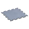 Fitness Performance Elite Training Floor von WARCO im Farbdesign Mist Grey mit den Abmessungen 100 x 100 x 2 cm | 1,00 m². Produktfoto von Artikel 6150 in der Aufsicht von schräg vorne.