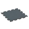 Fitness Performance Elite Rubber Gym Flooring von WARCO im Farbdesign Fern green mit den Abmessungen 50 x 50 x 1,5 cm | 0,25 m². Produktfoto von Artikel 6165 in der Aufsicht von schräg vorne.