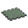 Fitness Max Floor System von WARCO im Farbdesign English Lawn mit den Abmessungen 44,6 x 44,6 × 2,8 cm. Produktfoto von Artikel 6879 in der Aufsicht von schräg vorne.