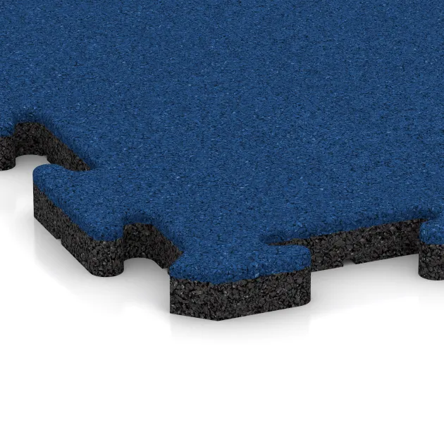 Detailaufnahme der Randausprägung von WARCO-Produkt 5810, Fitness Floor Protection Mat, Format 1000 x 1000 x 30 mm, Farbe Gentian Blue.