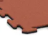Detailaufnahme der Randausprägung von WARCO-Produkt 6218, Sports flooring tile 1.8 cm, Format 500 x 500 x 18 mm, Farbe Bright Red-Orange.