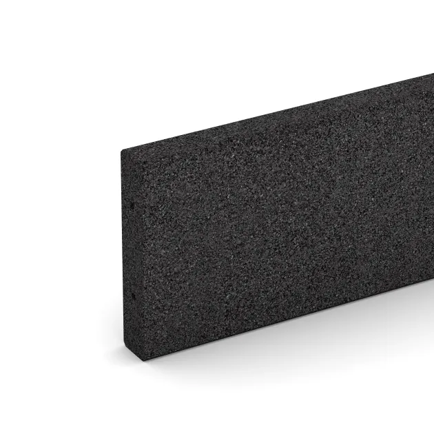 Detailaufnahme der Randausprägung von WARCO-Produkt 2596, Rubber kerbstone (Deep kerbstone), Format 1000 x 250 x 50 mm, Farbe Anthracite.