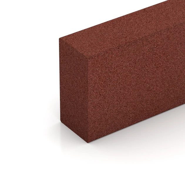 Detailaufnahme der Randausprägung von WARCO-Produkt 7029, Rubber granulate block step, Format 100 x 30 x 15 cm, Farbe Brick red.