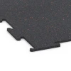 Detailaufnahme der Randausprägung von WARCO-Produkt 6450, Fitness Floor Compact, Format 100 × 100 × 0,8 cm, Farbe Light Red Speckled.