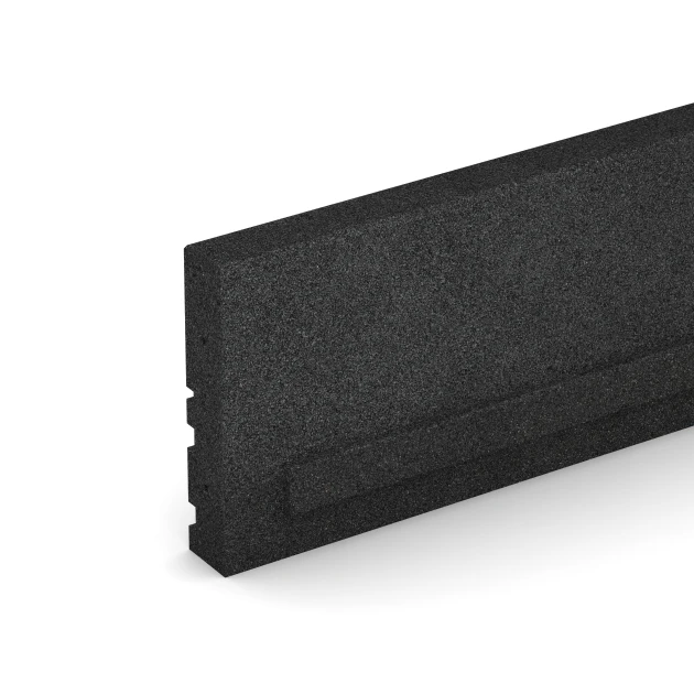 Detailaufnahme der Randausprägung von WARCO-Produkt 3784, Rubber Kerb, Format 100 × 5 × 25 cm, Farbe Anthracite.