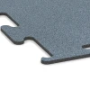 Detailaufnahme der Randausprägung von WARCO-Produkt 6158, Fitness Performance Elite Training Floor, Format 100 x 100 x 1 cm | 1,00 m², Farbe Aged silver.