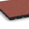 Detailaufnahme der Randausprägung von WARCO-Produkt 6136, Playground safety tile – CFH 170 cm, Format 50 x 50 x 4,8 cm, Farbe Tomato red.