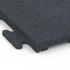 Detailaufnahme der Randausprägung von WARCO-Produkt 6978, Fitness Floor Tile Classic, Format 50 x 50 x 3 cm | 0,25 m², Farbe Slate grey.