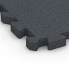 Detailaufnahme der Randausprägung von WARCO-Produkt 6983, Sports court tile, Format 50 x 50 x 4 cm | 0,25 m², Farbe Slate grey.