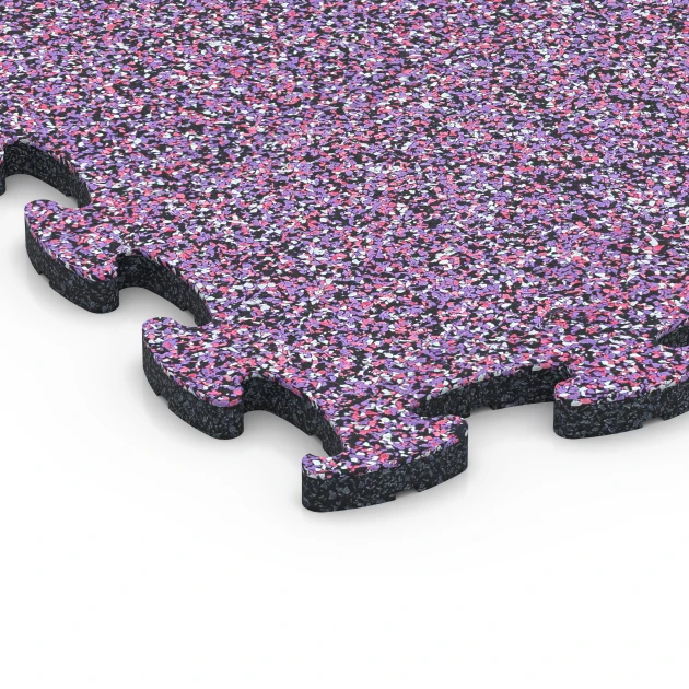Detailaufnahme der Randausprägung von WARCO-Produkt 6756, Playground Safety Mat, Format 44,6 x 44,6 x 1,8 cm, Farbe Lavender.
