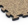 Detailaufnahme der Randausprägung von WARCO-Produkt 6948, Patio rubber tile, Format 44,6 x 44,6 × 2,8 cm, Farbe Rattan.