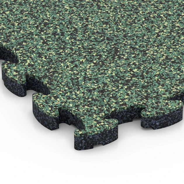 Detailaufnahme der Randausprägung von WARCO-Produkt 6771, Pool Surround Tiles, Format 28,9 x 28,9 x 1,8 cm, Farbe English Lawn.