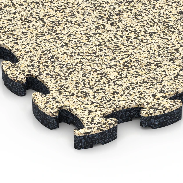 Detailaufnahme der Randausprägung von WARCO-Produkt 6775, Pool Surround Tiles, Format 28,9 x 28,9 x 1,8 cm, Farbe Travertine.