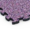 Detailaufnahme der Randausprägung von WARCO-Produkt 6819, Stone Carpet Click Tile, Format 28,9 x 28,9 x 1,8 cm, Farbe Lavender.
