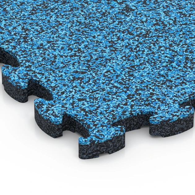 Detailaufnahme der Randausprägung von WARCO-Produkt 6821, Stone Carpet Click Tile, Format 28,9 x 28,9 x 1,8 cm, Farbe Atlantic.
