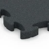 Detailaufnahme der Randausprägung von WARCO-Produkt 6967, Fitness Premium Performance Flooring, Format 45,9 x 45,9 x 2,8 cm, Farbe Anthracite.
