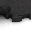 Großaufnahme vom Verbindungssystem von WARCO-Boden 2966 - Outdoor click tile im Farbdesign Anthracite. Abmessungen 500 x 500 x 40 mm.