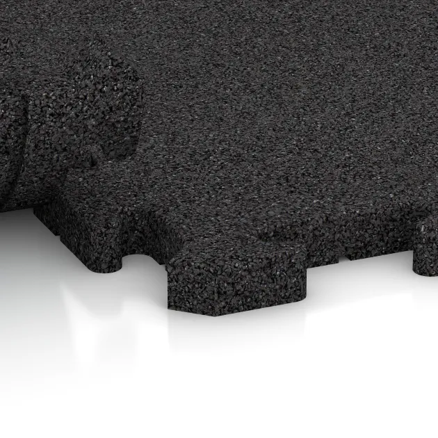 Großaufnahme vom Verbindungssystem von WARCO-Boden 2767 - Interlocking playground safety tile im Farbdesign Anthracite. Abmessungen 500 x 500 x 30 mm.