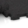Großaufnahme vom Verbindungssystem von WARCO-Boden 3324 - Playground flooring im Farbdesign Anthracite. Abmessungen 100 x 100 x 3 cm | 1,00 m².