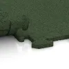 Großaufnahme vom Verbindungssystem von WARCO-Boden 3961 - Dog sports floor HD im Farbdesign Grass Green. Abmessungen 1000 x 1000 x 18 mm.