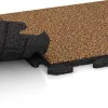 Großaufnahme vom Verbindungssystem von WARCO-Boden 1151 - Terrace tile Classic im Farbdesign Terra Cotta. Abmessungen 500 x 500 x 30 mm.