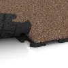 Großaufnahme vom Verbindungssystem von WARCO-Boden 1575 - Playground flooring im Farbdesign Bark & Bast. Abmessungen 1000 x 1000 x 30 mm.