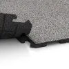 Großaufnahme vom Verbindungssystem von WARCO-Boden 4636 - Playground flooring im Farbdesign Grey Melange. Abmessungen 1000 x 1000 x 30 mm.