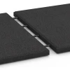 Großaufnahme vom Verbindungssystem von WARCO-Boden 6287 - Playground Safety Tiles im Farbdesign Anthracite. Abmessungen 50 x 50 x 3 cm | 0,25 m².