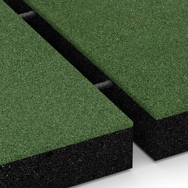 Großaufnahme vom Verbindungssystem von WARCO-Boden 6207 - Playground Safety Tiles im Farbdesign Grass green. Abmessungen 50 x 50 x 8 cm.
