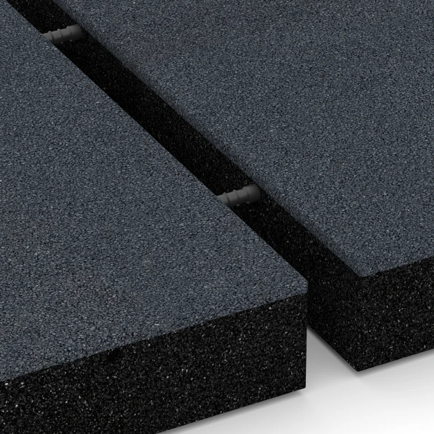 Großaufnahme vom Verbindungssystem von WARCO-Boden 6233 - Playground Safety Tiles im Farbdesign Slate grey. Abmessungen 50 x 50 x 8 cm.