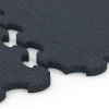 Großaufnahme vom Verbindungssystem von WARCO-Boden 6391 -  im Farbdesign Anthracite. Abmessungen 102,5 x 102,5 x 3 cm | 1,05 m².