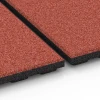 Großaufnahme vom Verbindungssystem von WARCO-Boden 6384 - Stable Mat Comfort im Farbdesign Brick red. Abmessungen 100 x 100 x 4 cm | 1,00 m².