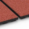 Großaufnahme vom Verbindungssystem von WARCO-Boden 6390 - Stable Mat Luxury im Farbdesign Brick red. Abmessungen 100 x 50 x 4,5 cm | 0,50 m².