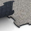 Großaufnahme vom Verbindungssystem von WARCO-Boden 6806 - Dog Agility Flooring im Farbdesign Grey Granite. Abmessungen 97,1 x 97,1 × 1,8 cm.