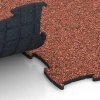 Großaufnahme vom Verbindungssystem von WARCO-Boden 6926 - Exhibition Click Floor Tile im Farbdesign Embers. Abmessungen 97,1 x 97,1 × 1,8 cm.