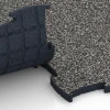 Großaufnahme vom Verbindungssystem von WARCO-Boden 6886 - Fitness Max Floor System im Farbdesign Dark Grey Granite. Abmessungen 97,1 x 97,1 x 2,8 cm.
