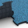 Großaufnahme vom Verbindungssystem von WARCO-Boden 6893 - Fitness Max Floor System im Farbdesign Atlantic. Abmessungen 97,1 x 97,1 x 2,8 cm.
