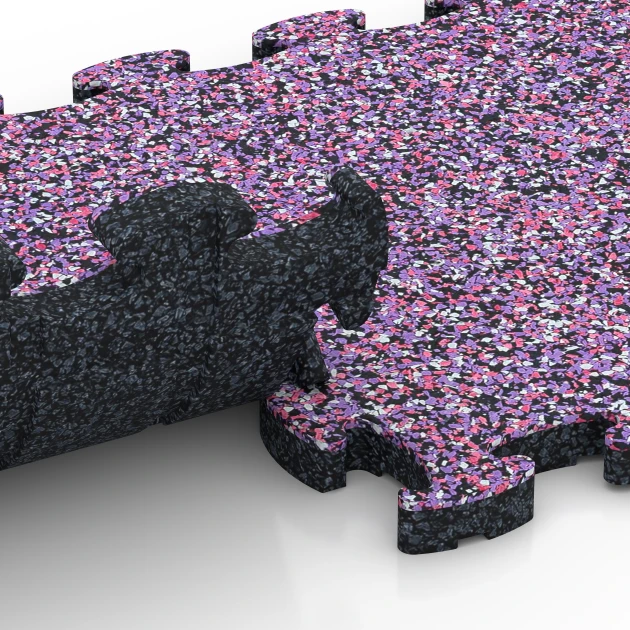 Großaufnahme vom Verbindungssystem von WARCO-Boden 6774 - Pool Surround Tiles im Farbdesign Lavender. Abmessungen 28,9 x 28,9 x 1,8 cm.