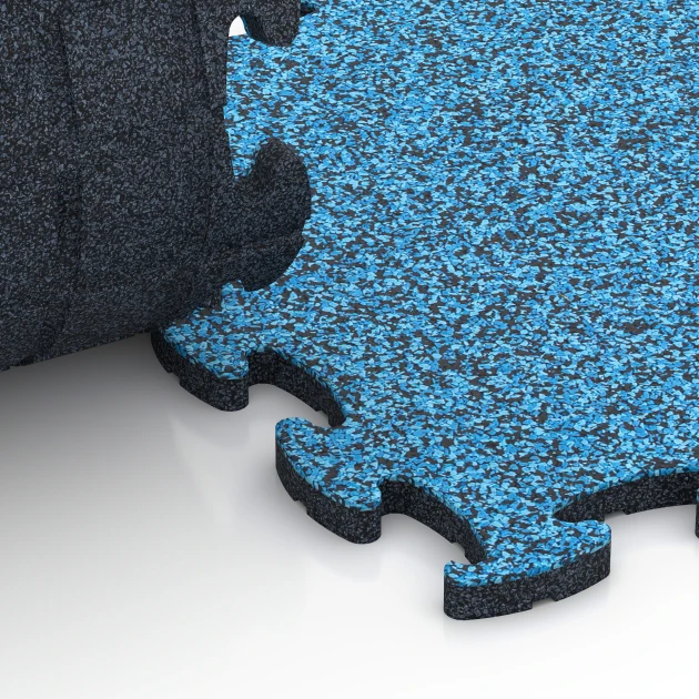 Großaufnahme vom Verbindungssystem von WARCO-Boden 6821 - Stone Carpet Click Tile im Farbdesign Atlantic. Abmessungen 28,9 x 28,9 x 1,8 cm.