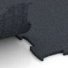 Großaufnahme vom Verbindungssystem von WARCO-Boden 6962 - Fitness Premium Gym Flooring im Farbdesign Anthracite. Abmessungen 99 x 99 x 1,8 cm.