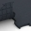 Großaufnahme vom Verbindungssystem von WARCO-Boden 6969 - Fitness Premium Performance Flooring im Farbdesign Anthracite. Abmessungen 99 x 99 x 2,8 cm.