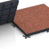 Großaufnahme vom Verbindungssystem von WARCO-Boden 7145 - Outdoor Gym Flooring im Farbdesign Embers. Abmessungen 60 x 60 x 4 cm | 0,36 m².