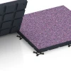 Großaufnahme vom Verbindungssystem von WARCO-Boden 7146 - Outdoor Gym Flooring im Farbdesign Lavender. Abmessungen 60 x 60 x 4 cm | 0,36 m².