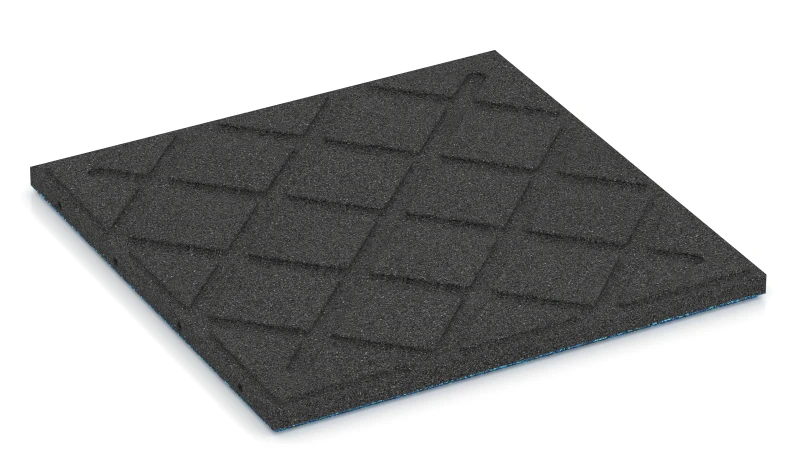 Square pads in a diamond pattern with drainage grooves