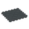 Aufsicht auf die Unterseite, also die Bodenseite von WARCO-Formteil 7084 - Rubber Dog Floor Mat im Format 102,5 x 102,5 x 3 cm | 1,05 m².