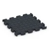 Aufsicht auf die Unterseite, also die Bodenseite von WARCO-Formteil 6954 - Sports Court Tile im Format 44,6 x 44,6 × 2,8 cm.